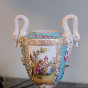 Porcelain Swan Vase 